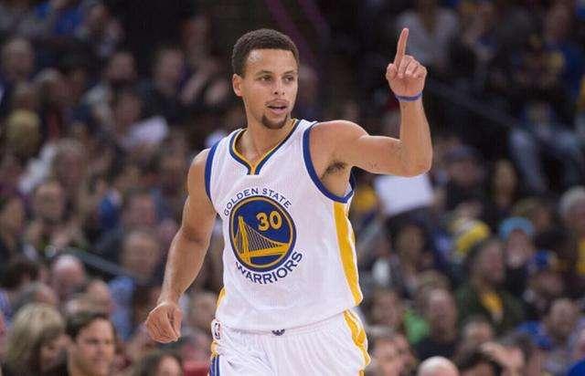  库里三分球里程碑，历史第一人  