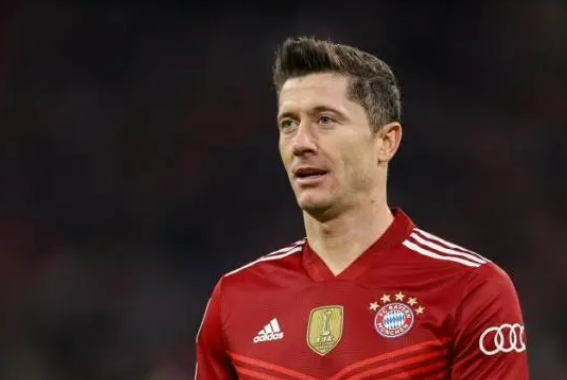  哈兰德蝉联月度最佳，创德甲进球新纪录  